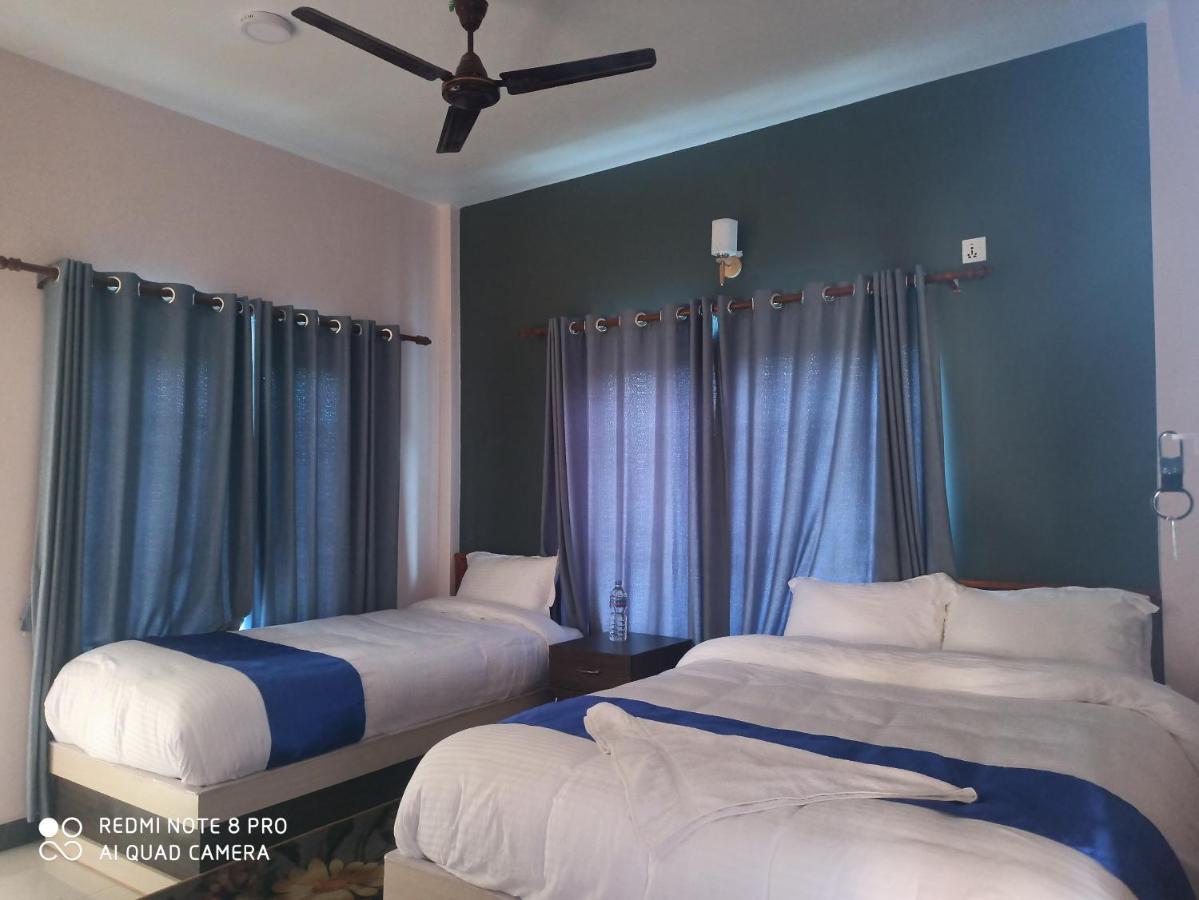 Hotel Namo Buddha Sauraha Buitenkant foto