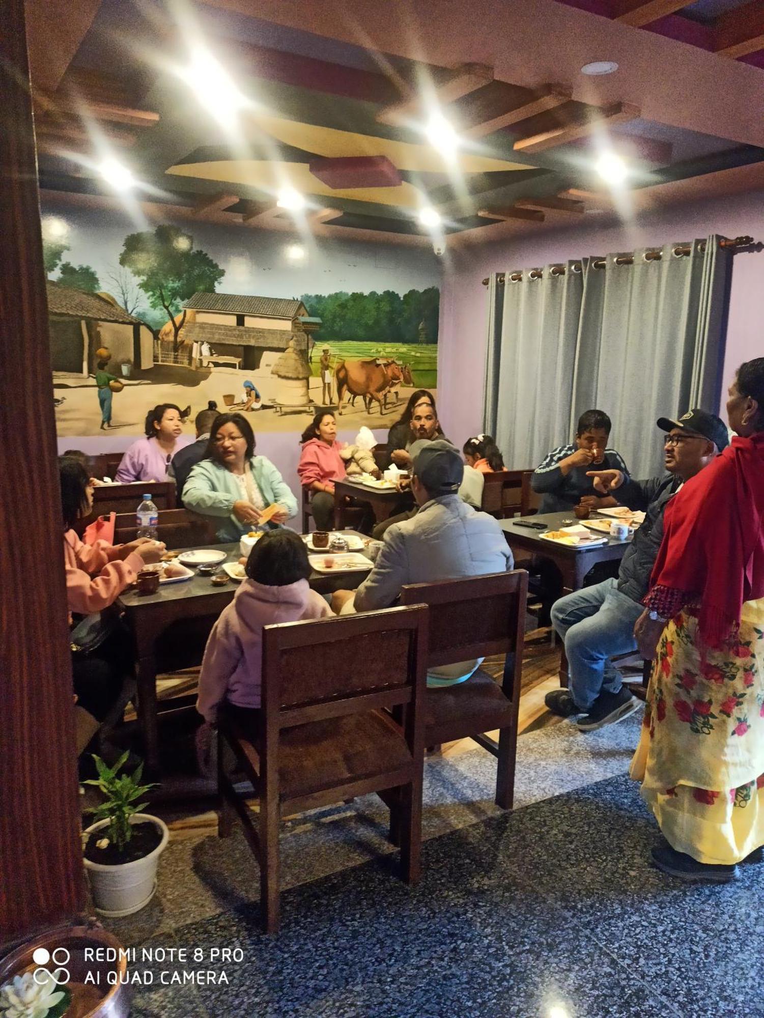 Hotel Namo Buddha Sauraha Buitenkant foto
