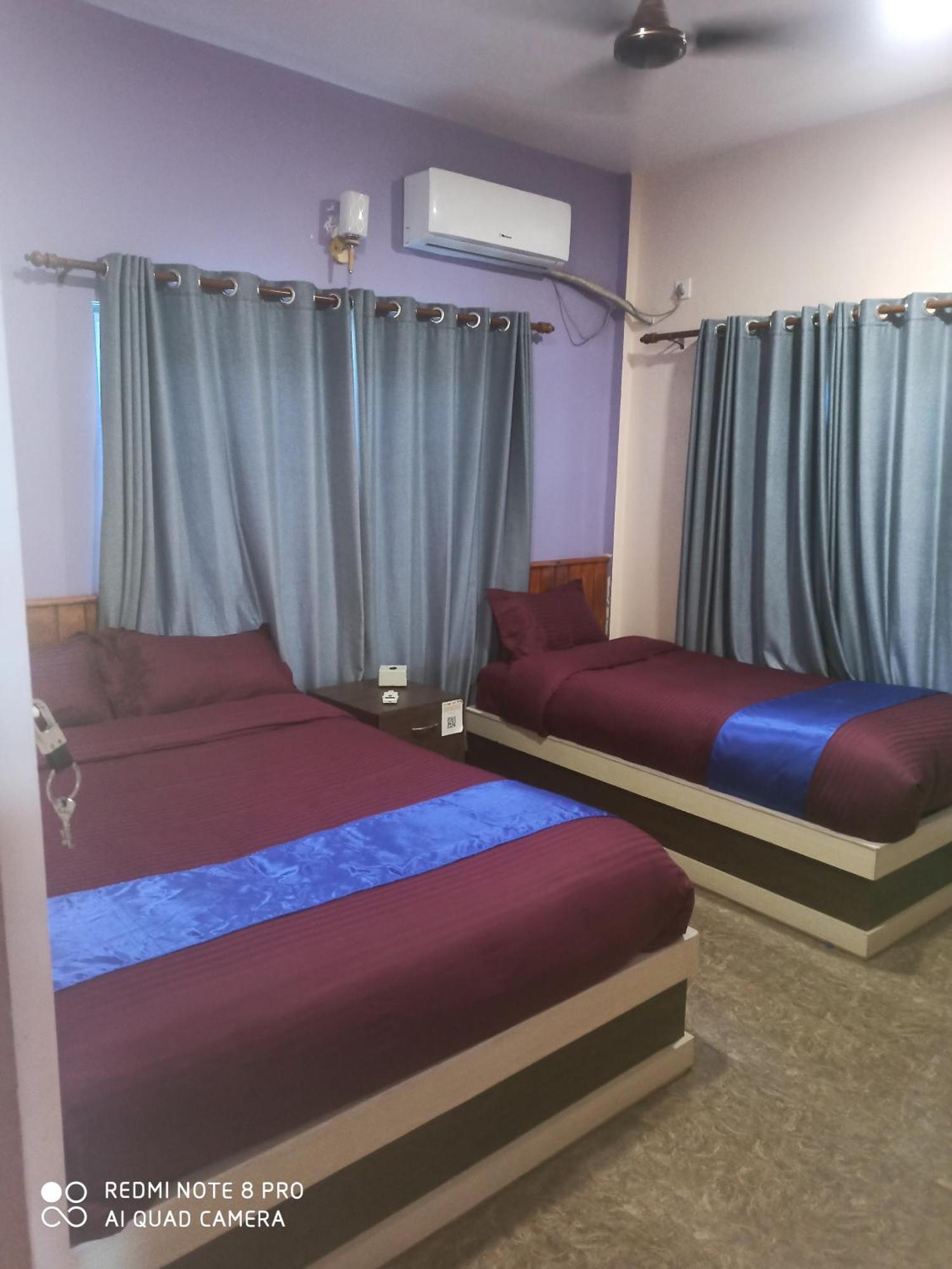 Hotel Namo Buddha Sauraha Buitenkant foto